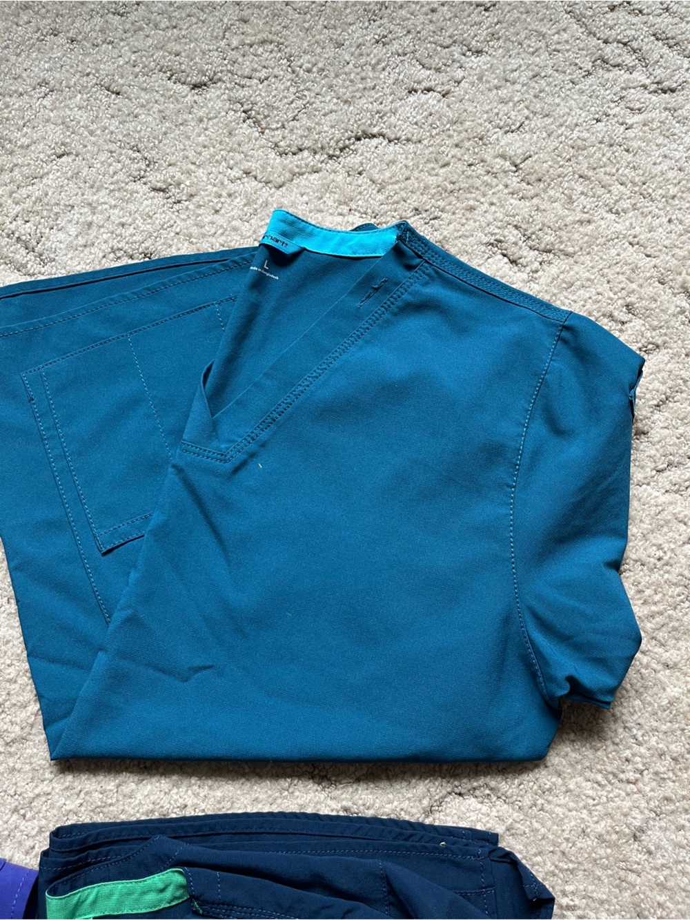 Carhartt scrub top